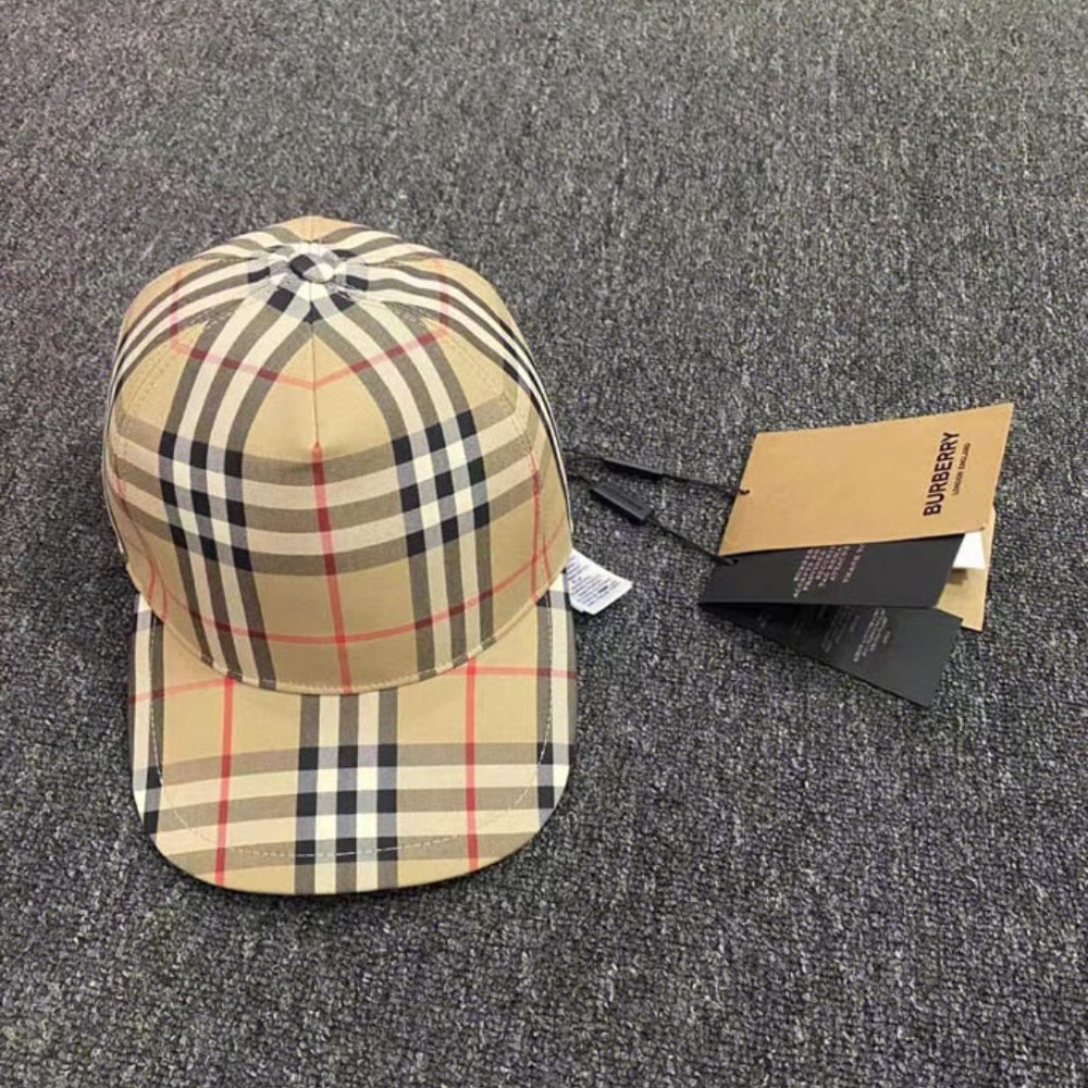 Burberry lady cap